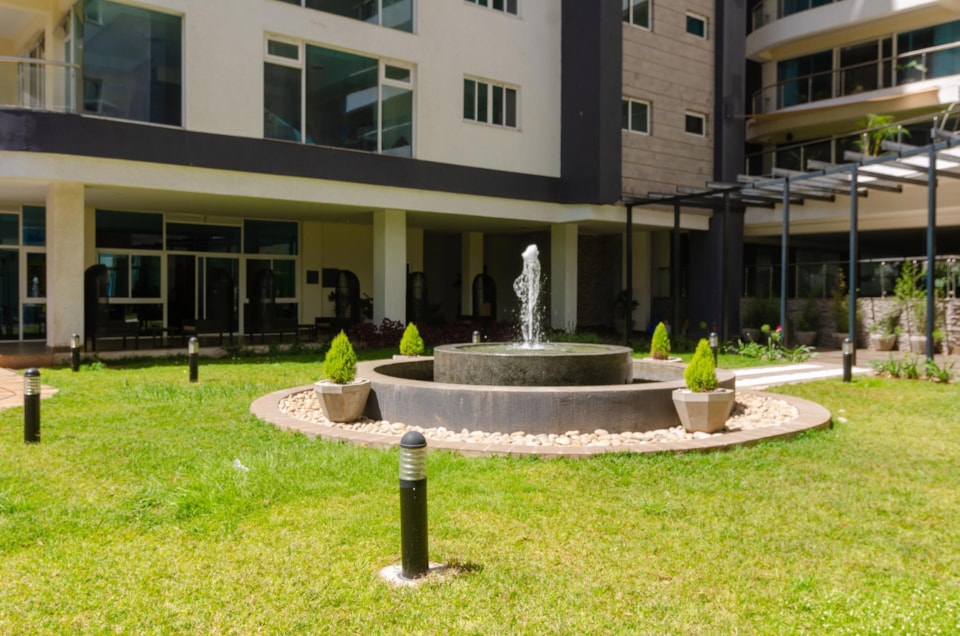4-bedroom apartment in Riverside