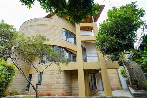 4-bedroom maisonette for sale in Kilimani